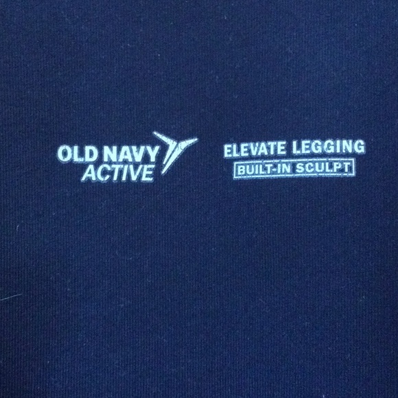 Bundle of Medium athletic leggings - Picture 3 of 5